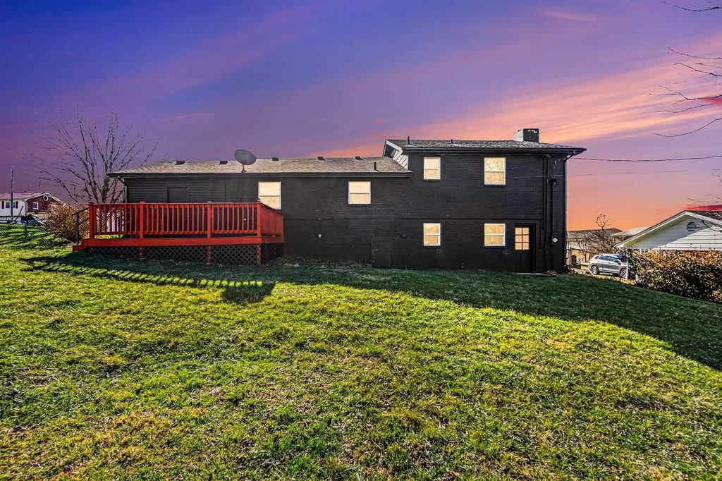 521 Henrico Street Harrodsburg KY 40330