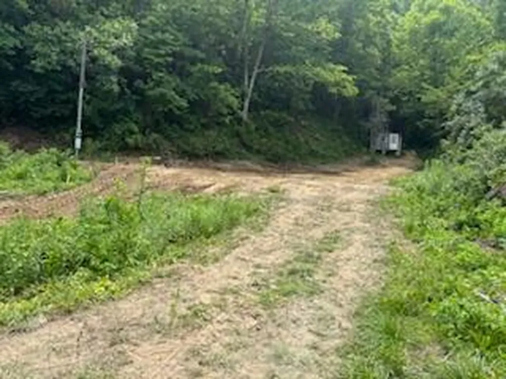 1085 Upper Boone Fork Road Vancleve KY 41385