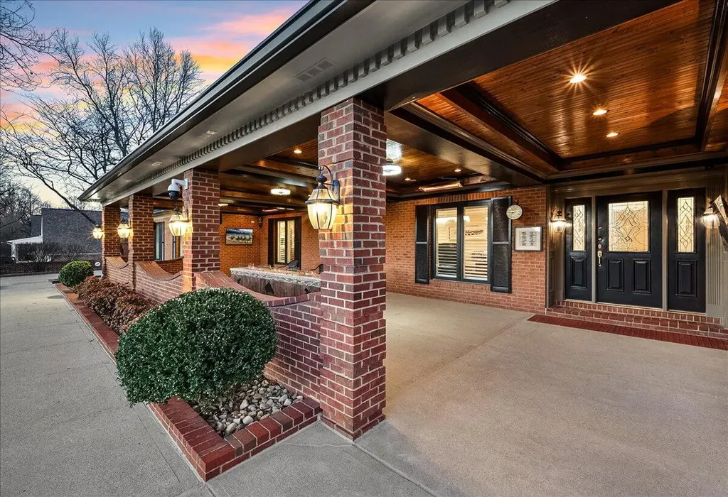 1813 Bahama Road Lexington KY 40509