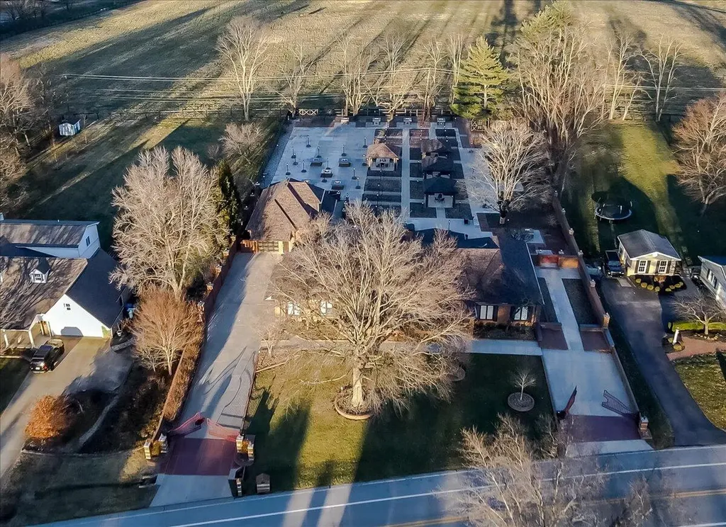 1813 Bahama Road Lexington KY 40509