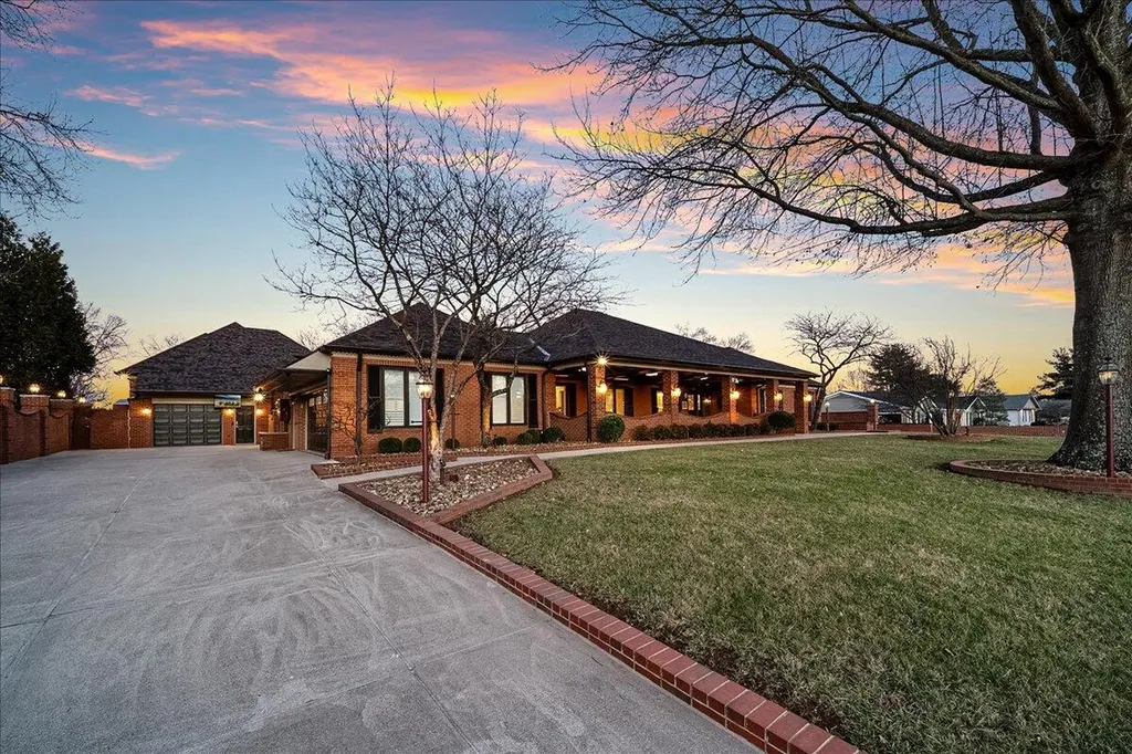 1813 Bahama Road Lexington KY 40509