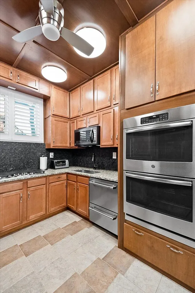 1813 Bahama Road Lexington KY 40509