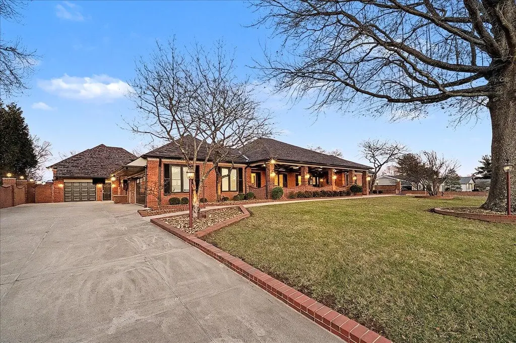 1813 Bahama Road Lexington KY 40509