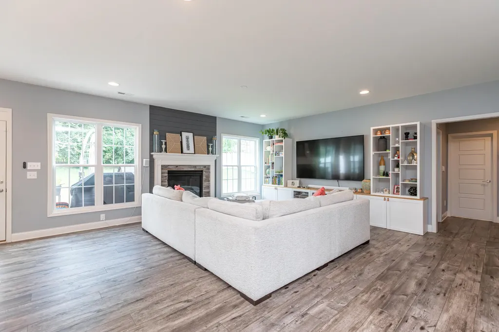 3032 Rosewood Drive Versailles KY 40383