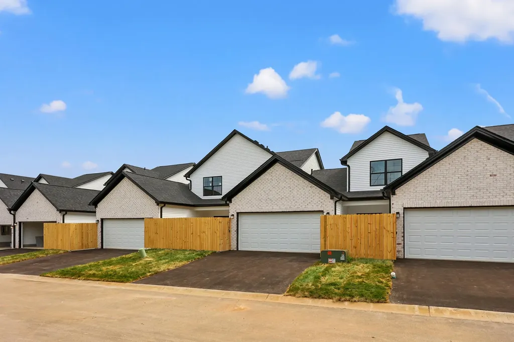 676 Hollow Creek Road Lexington KY 40511