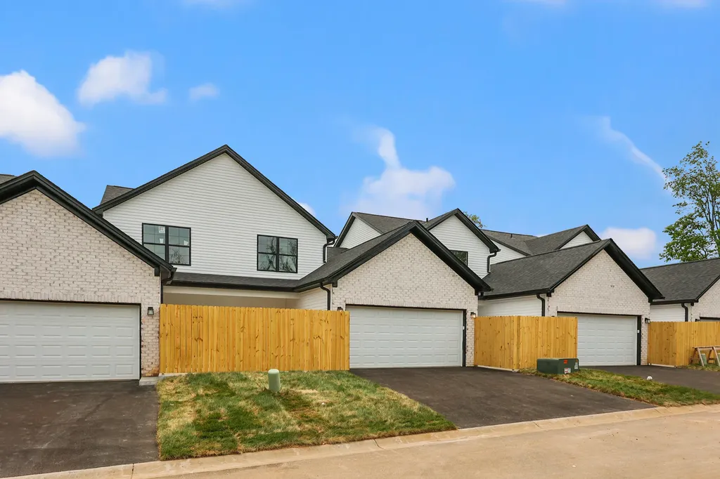 676 Hollow Creek Road Lexington KY 40511