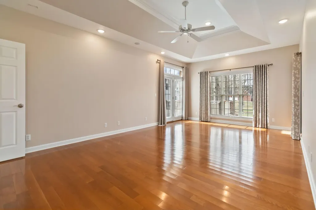 371 Lakeview Drive Jamestown KY 42629