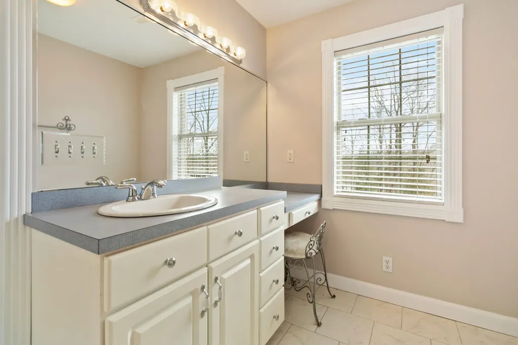 371 Lakeview Drive Jamestown KY 42629