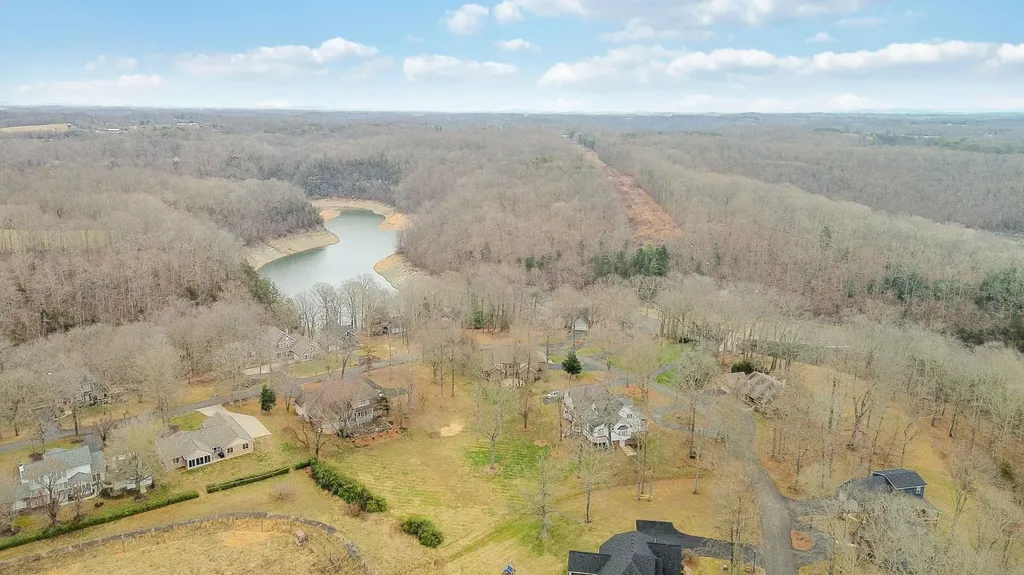 371 Lakeview Drive Jamestown KY 42629