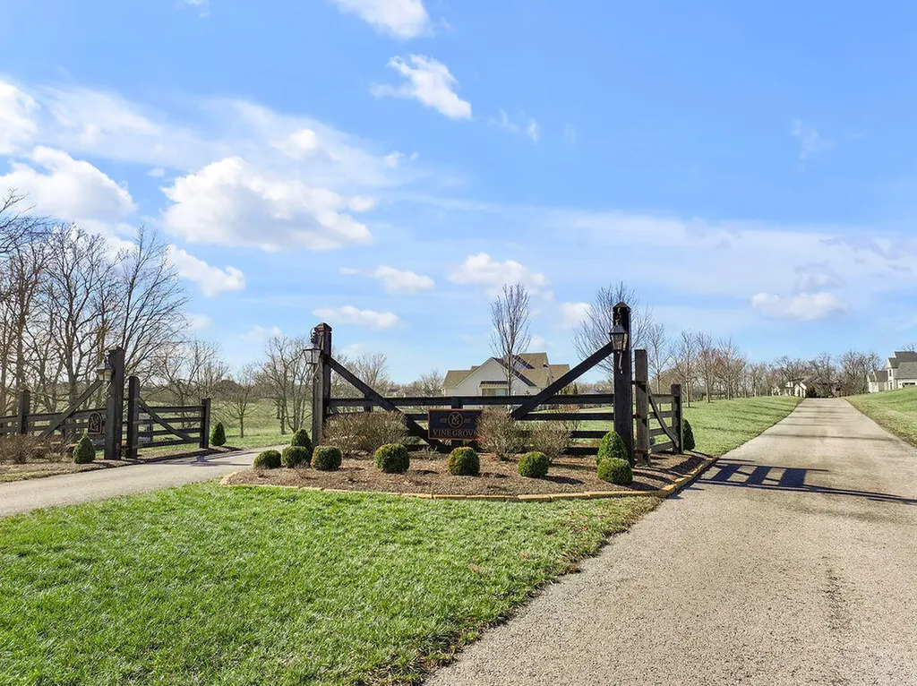 123 Doe Run Road Nicholasville KY 40356