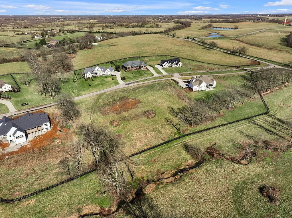 123 Doe Run Road Nicholasville KY 40356