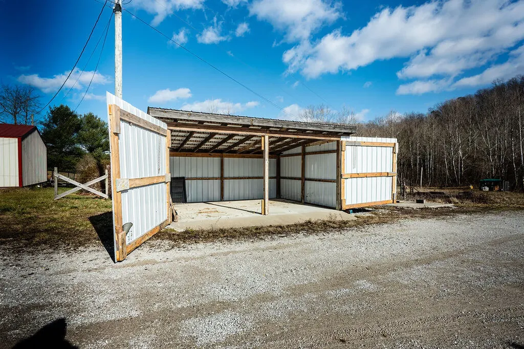 40 Hidden Treasure Lane Vanceburg KY 41179