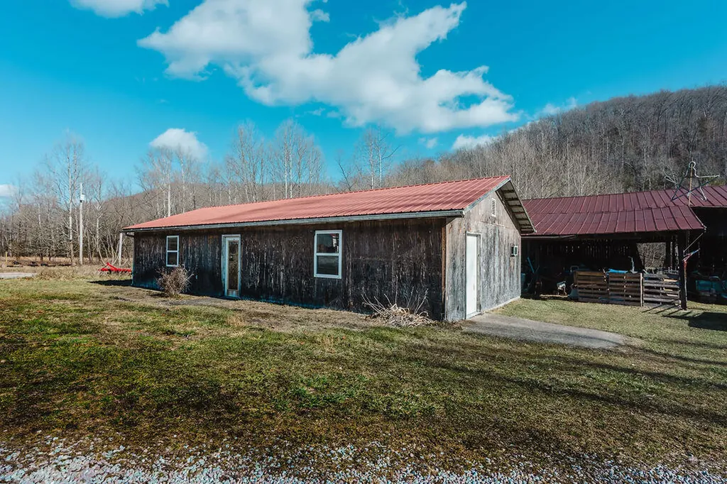 40 Hidden Treasure Lane Vanceburg KY 41179