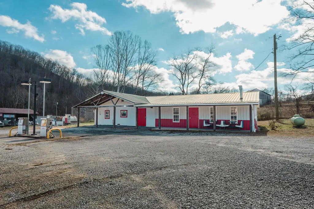 40 Hidden Treasure Lane Vanceburg KY 41179