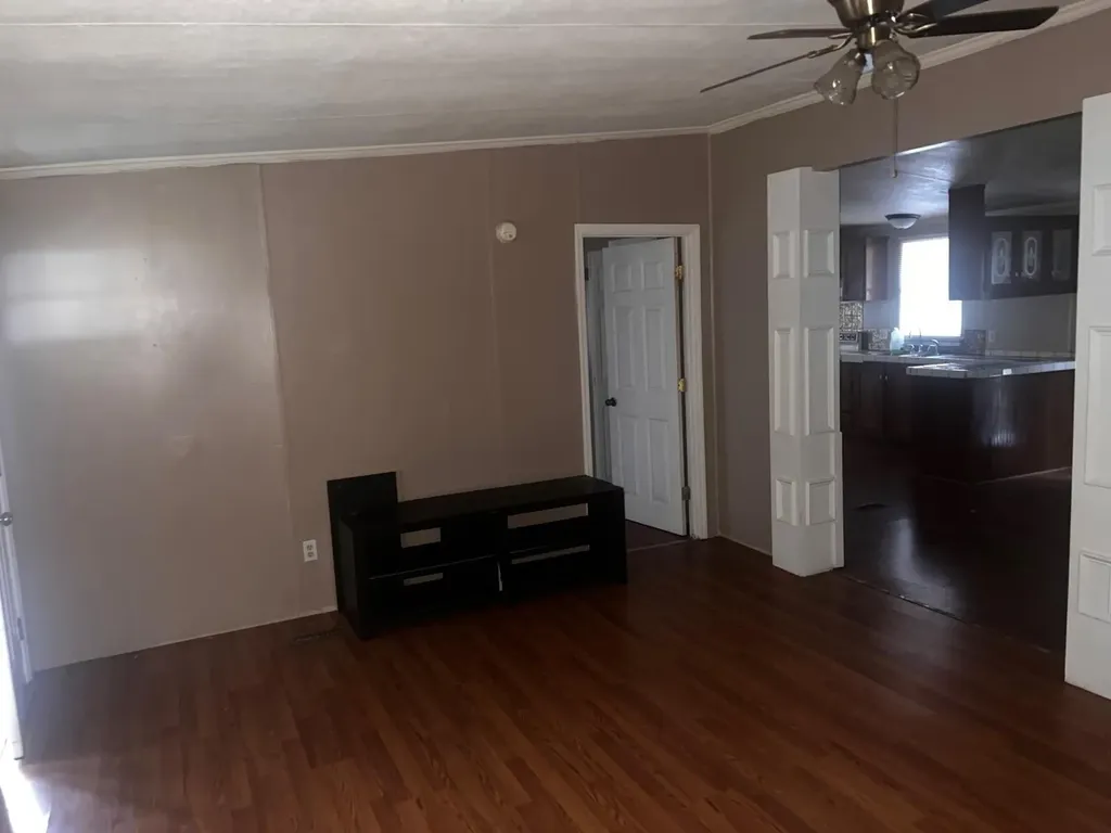 321 Gabriels Fork Kimper KY 41539
