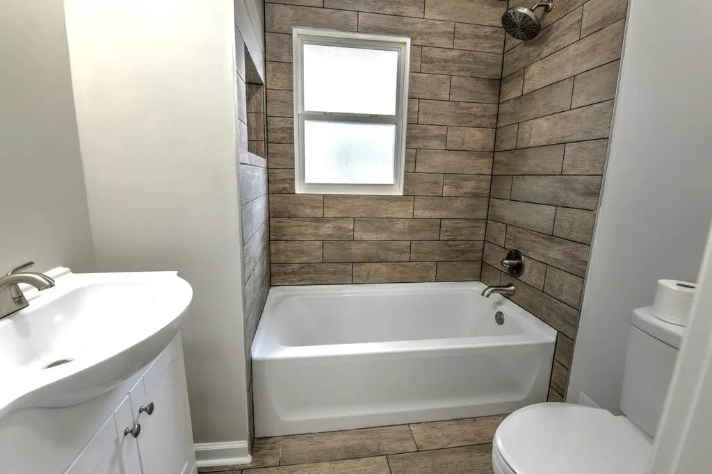 126 Devonia Avenue Lexington KY 40505
