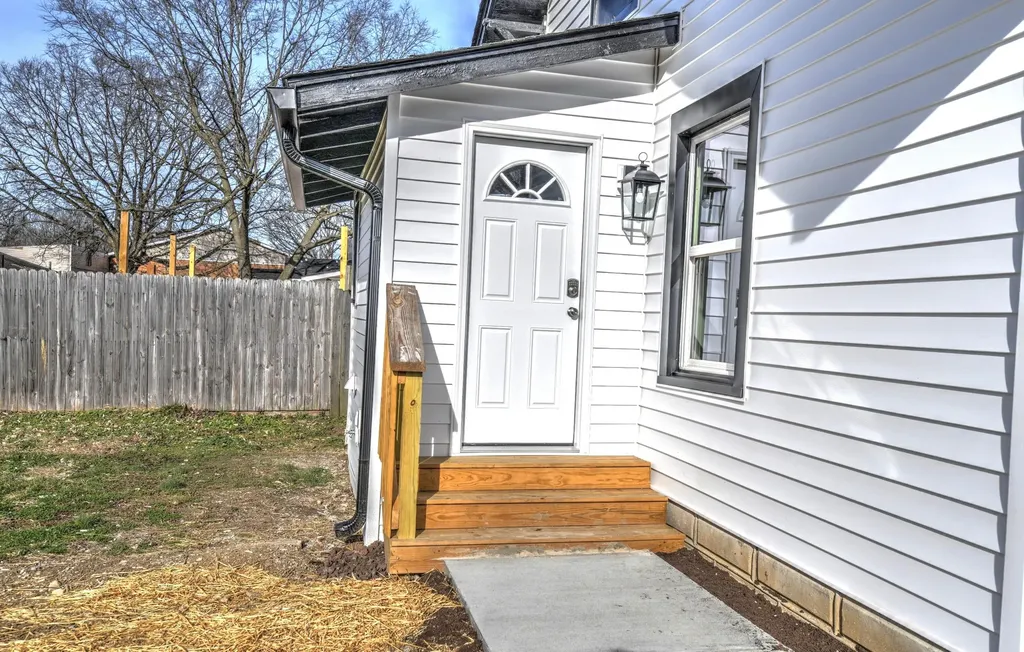 126 Devonia Avenue Lexington KY 40505