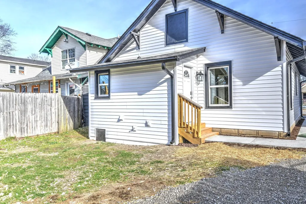 126 Devonia Avenue Lexington KY 40505