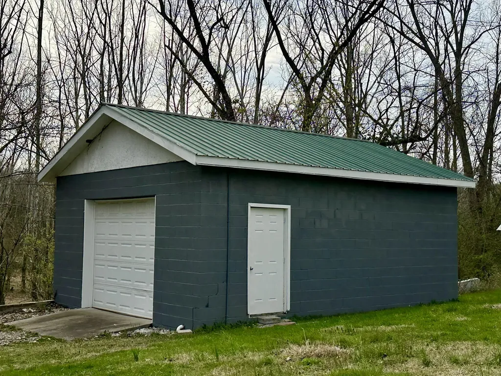 1121 Winchester Road Irvine KY 40336