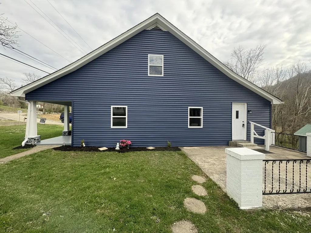 1121 Winchester Road Irvine KY 40336