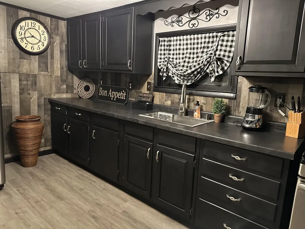 1121 Winchester Road Irvine KY 40336