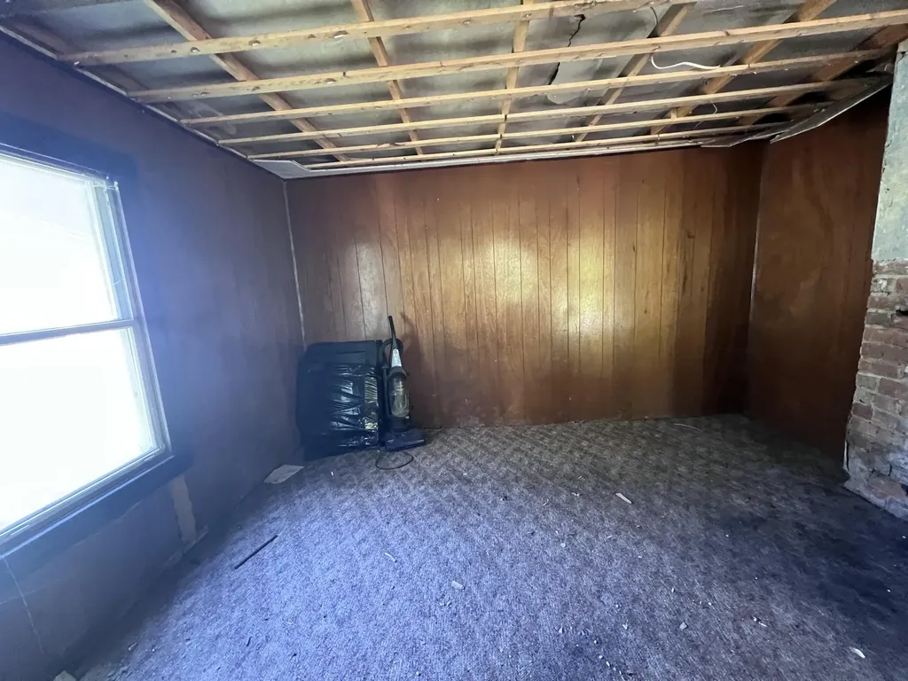 2102 Sheas Fork Road Mcroberts KY 41835