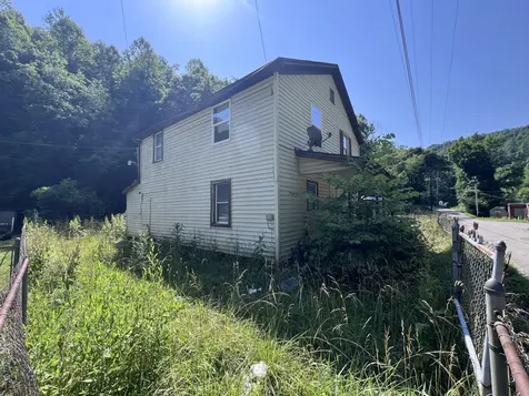 2102 Sheas Fork Road McRoberts KY 41835