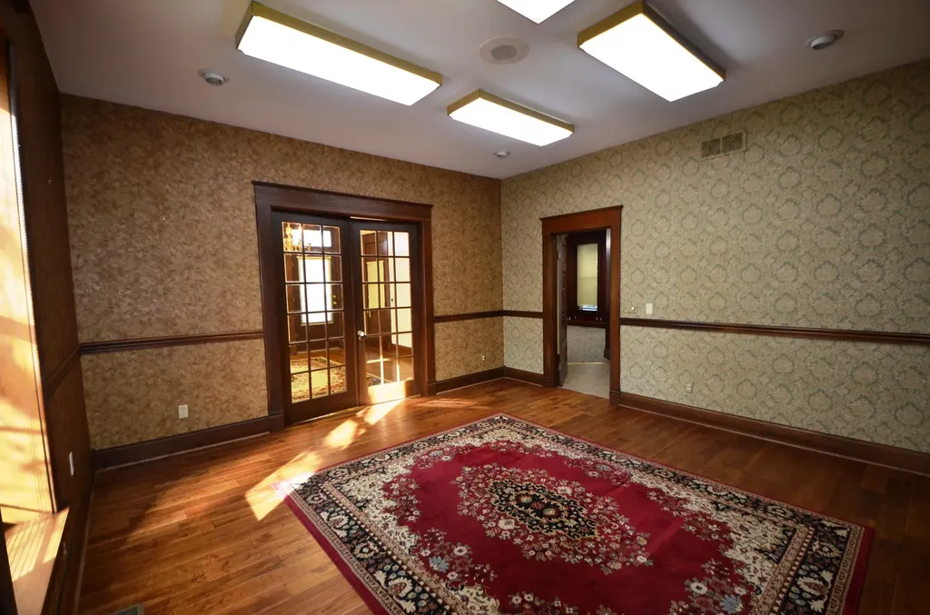 333 S Main Street Harrodsburg KY 40330
