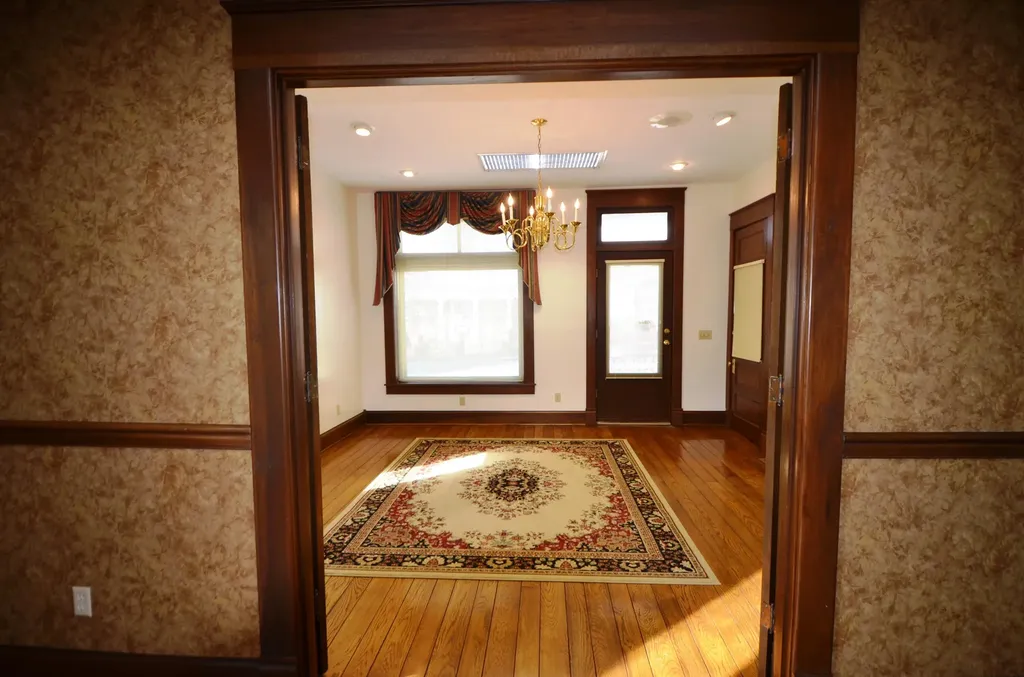 333 S Main Street Harrodsburg KY 40330