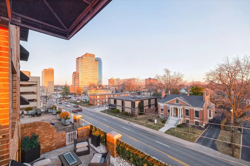 355 S Broadway Lexington KY 40508