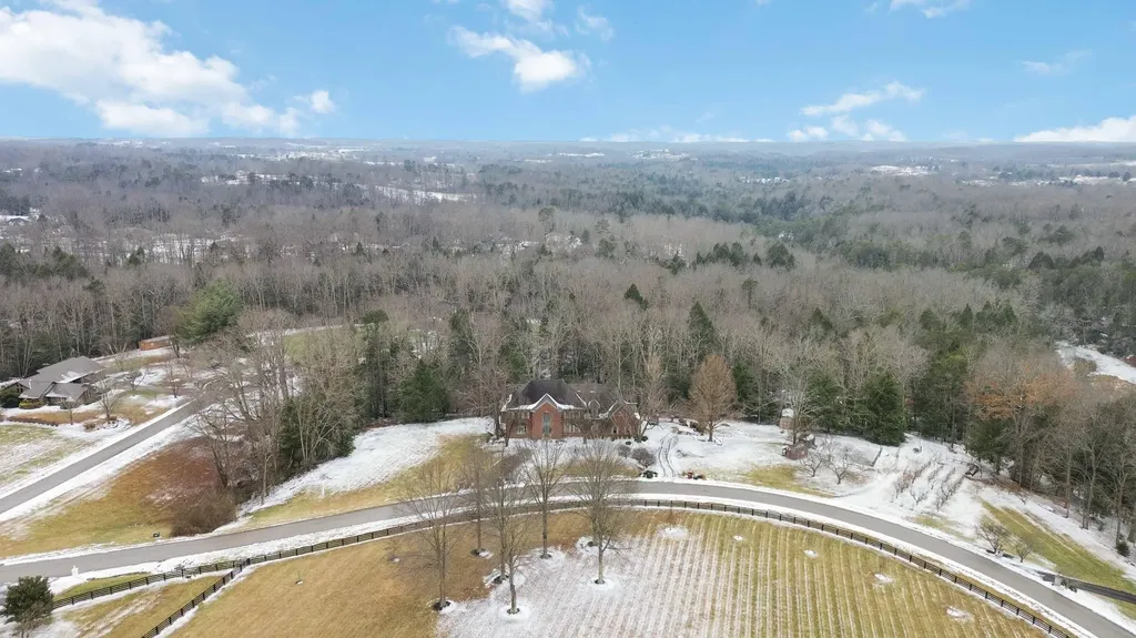 484 Woods Edge Drive London KY 40741