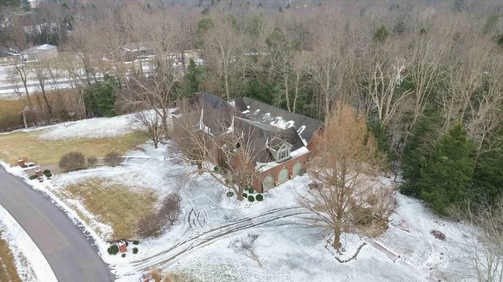 484 Woods Edge Drive London KY 40741