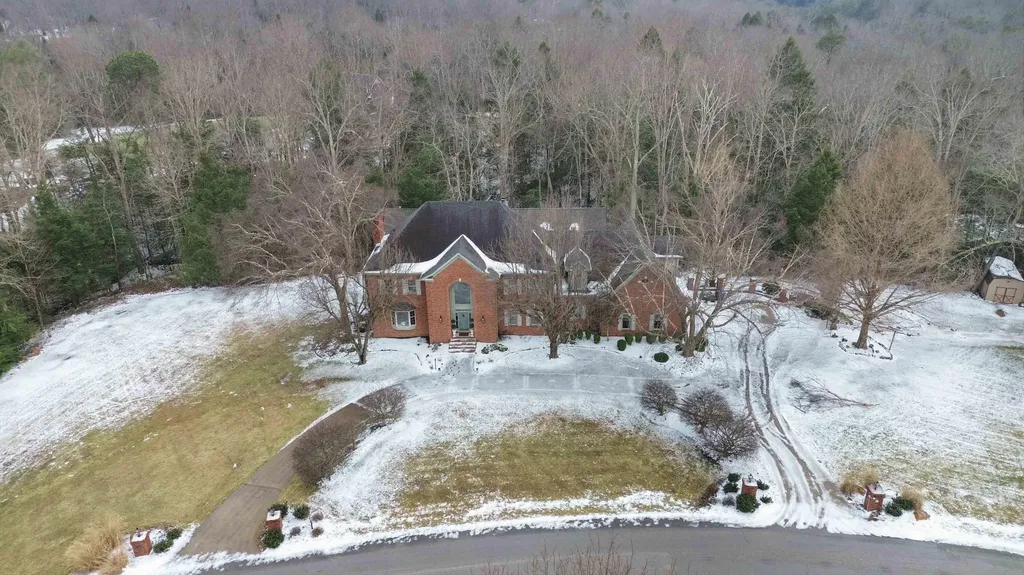 484 Woods Edge Drive London KY 40741