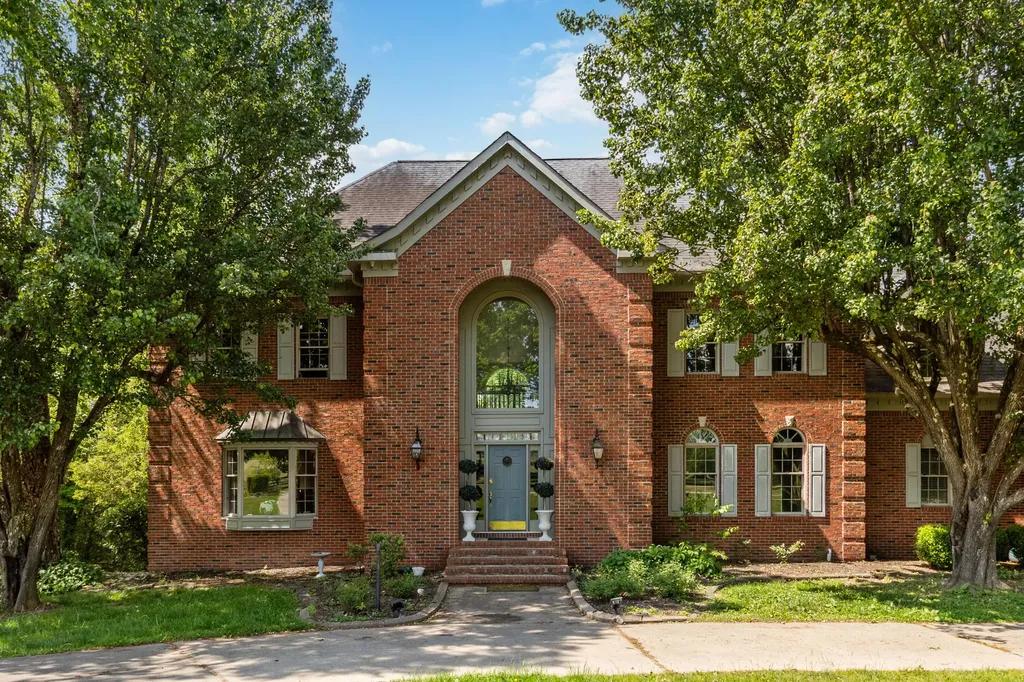 484 Woods Edge Drive London KY 40741