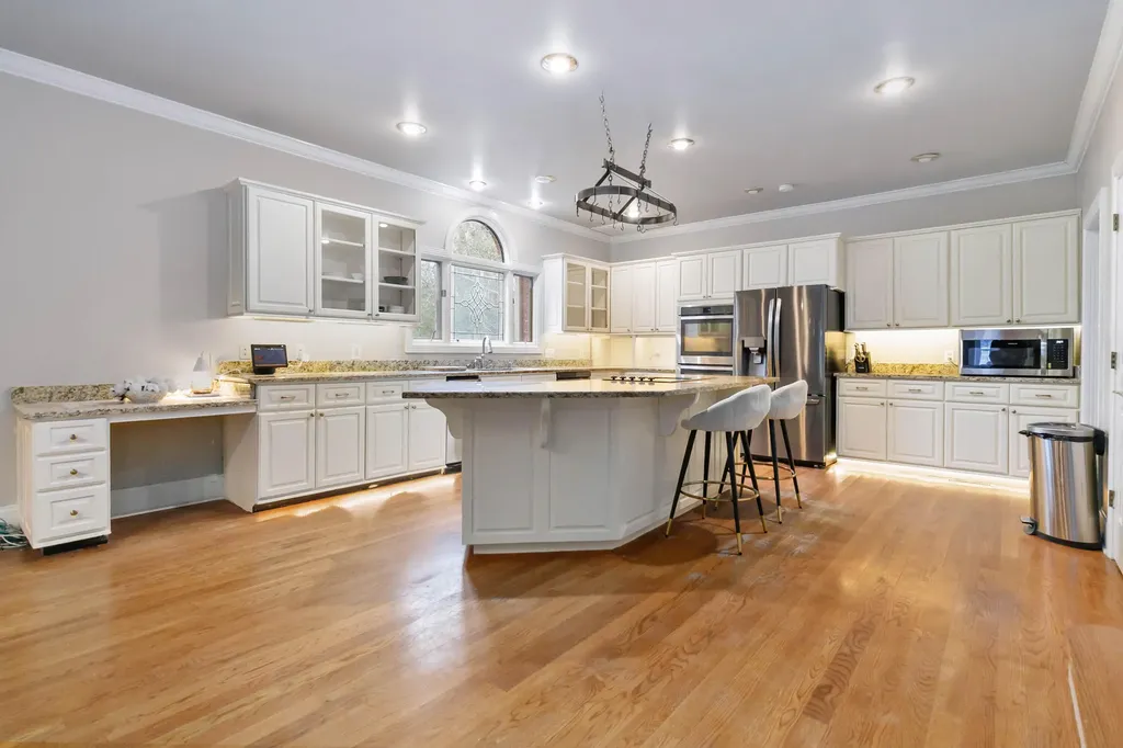 484 Woods Edge Drive London KY 40741