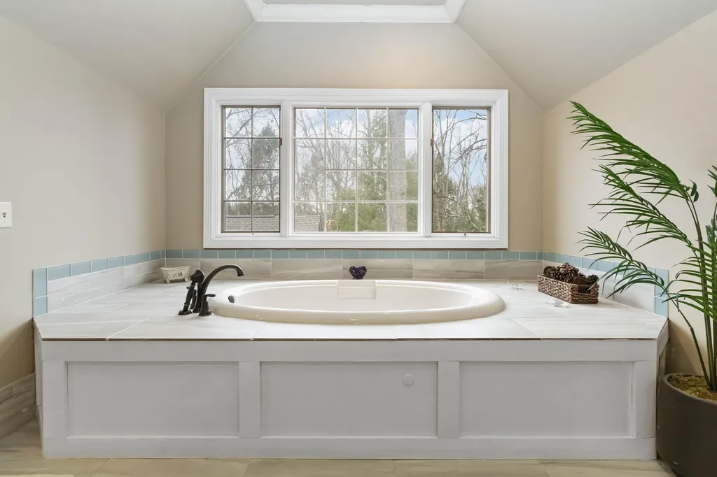 484 Woods Edge Drive London KY 40741