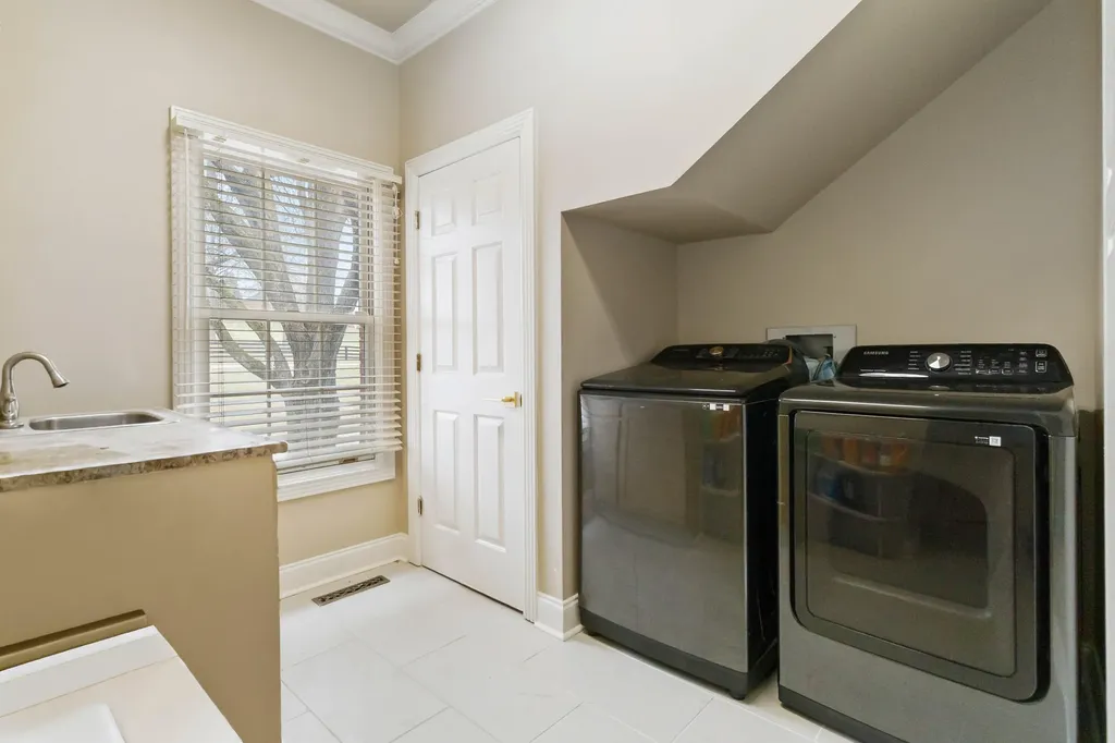 484 Woods Edge Drive London KY 40741