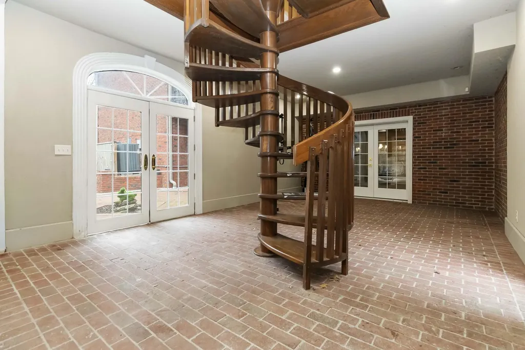 484 Woods Edge Drive London KY 40741