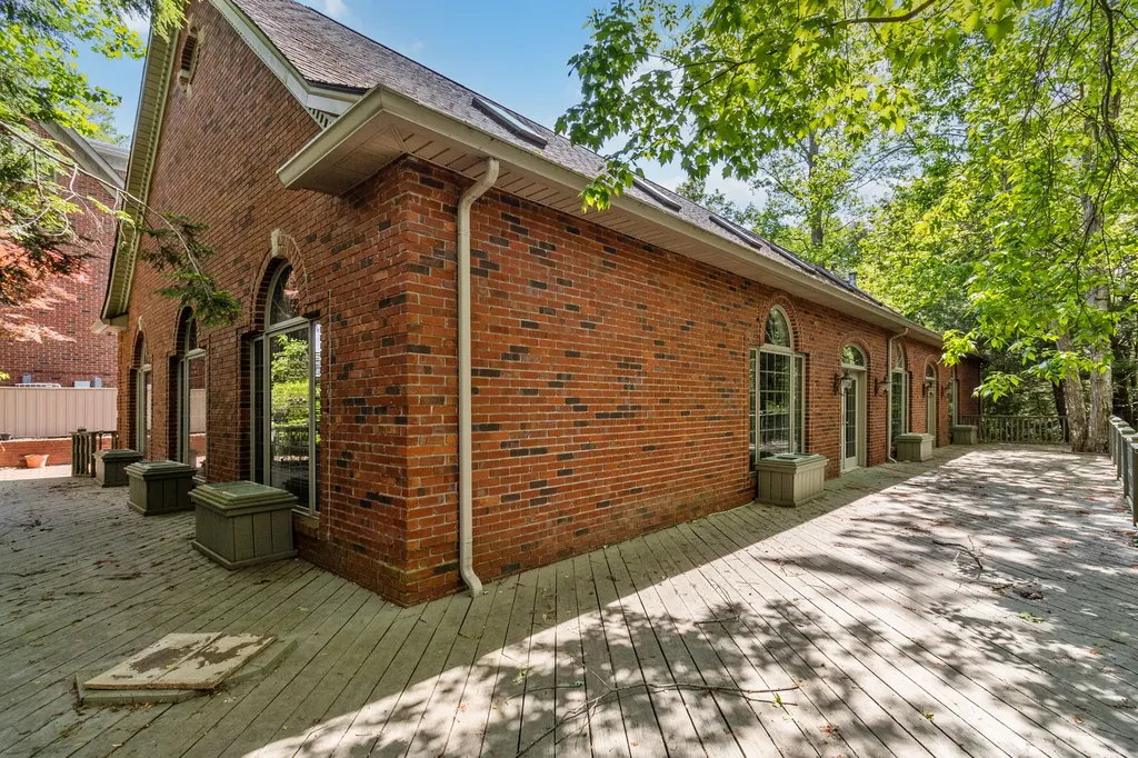 484 Woods Edge Drive London KY 40741