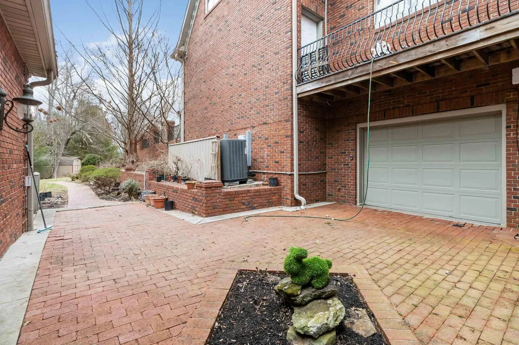 484 Woods Edge Drive London KY 40741