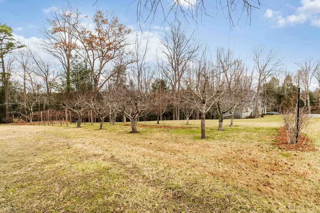 484 Woods Edge Drive London KY 40741