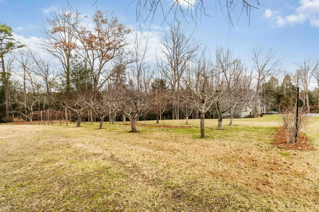 484 Woods Edge Drive London KY 40741