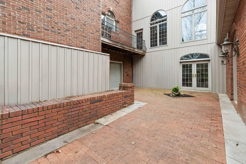 484 Woods Edge Drive London KY 40741