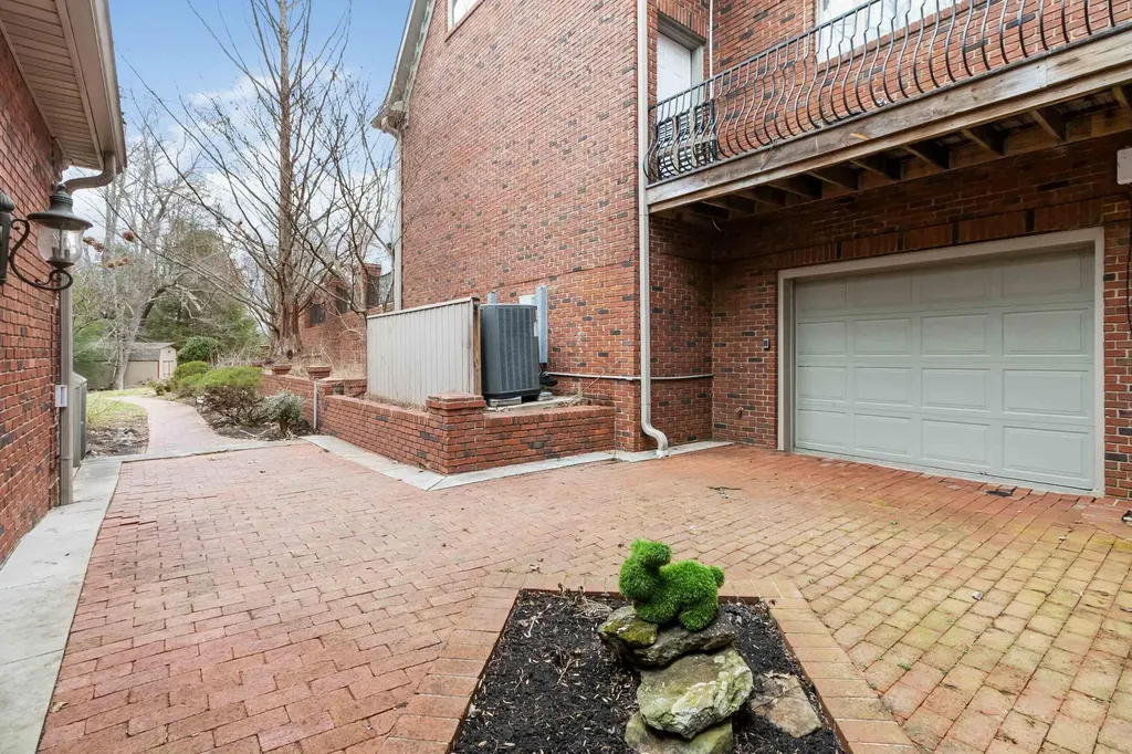 484 Woods Edge Drive London KY 40741