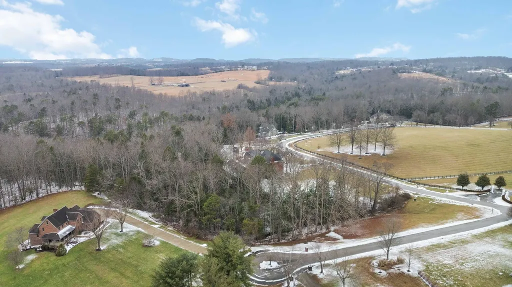 484 Woods Edge Drive London KY 40741