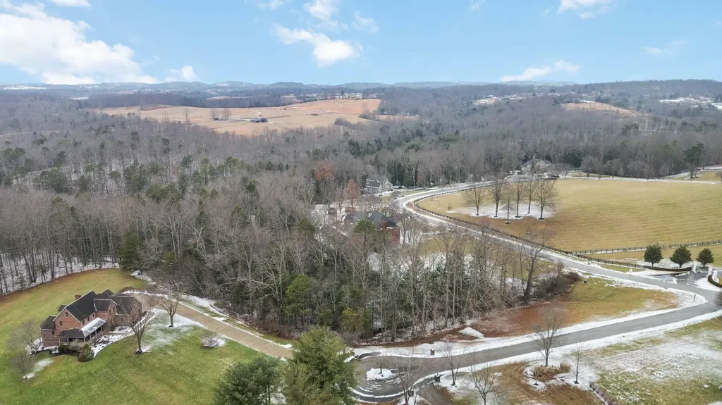 484 Woods Edge Drive London KY 40741