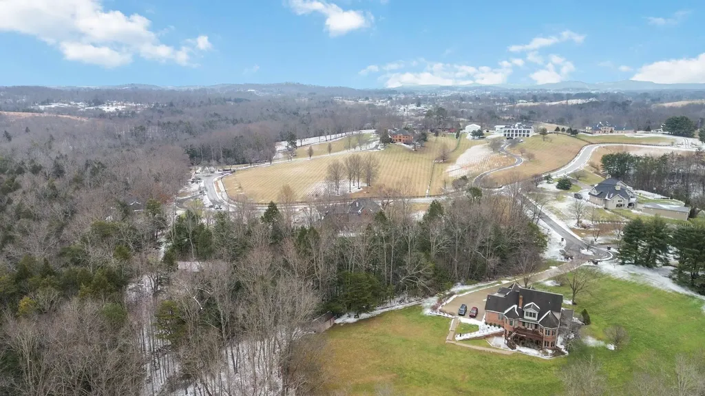 484 Woods Edge Drive London KY 40741