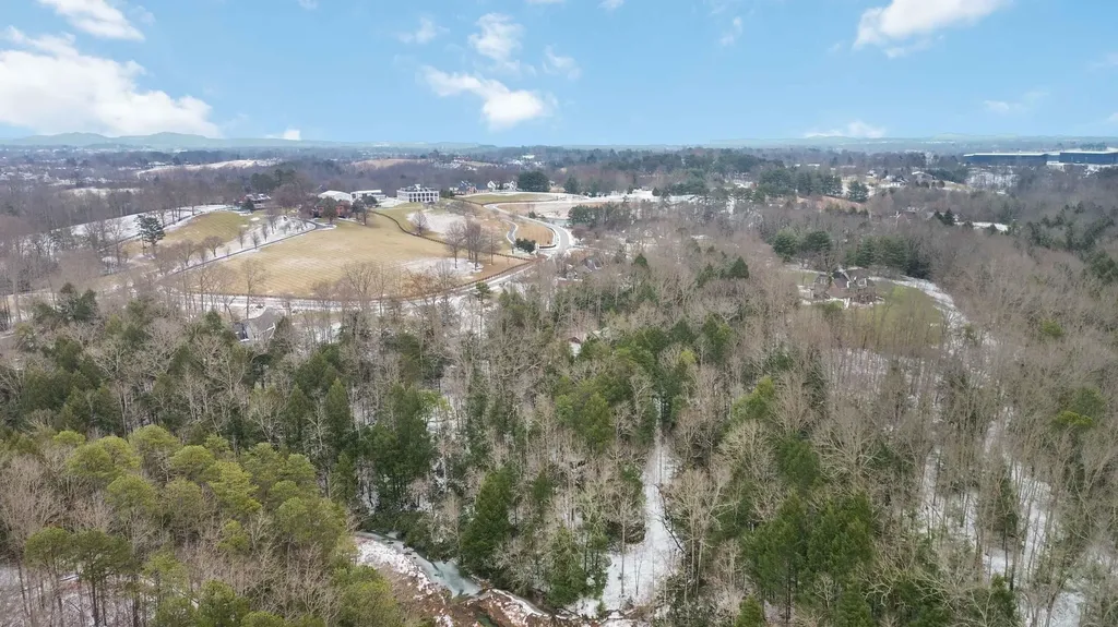 484 Woods Edge Drive London KY 40741