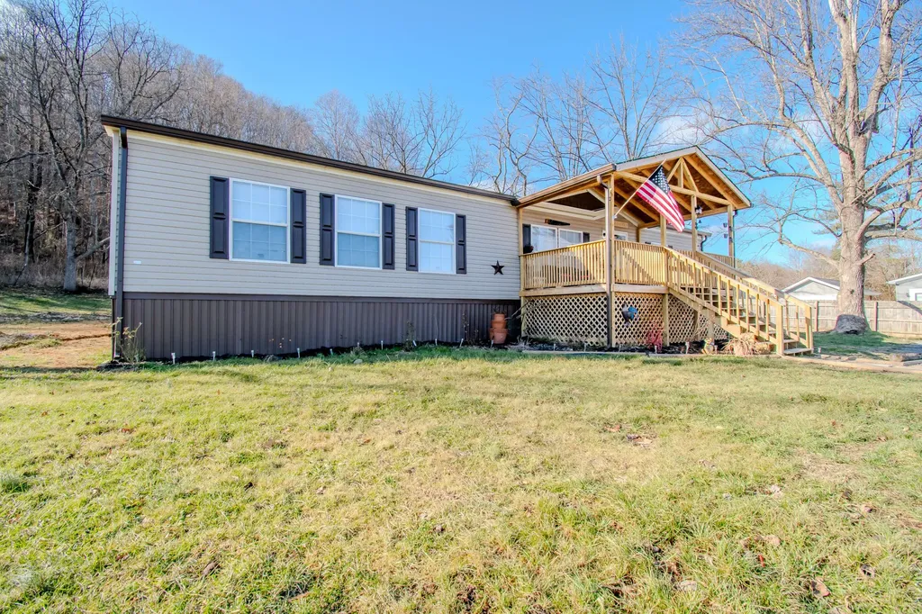 3035 S Highway 211 Salt Lick KY 40371