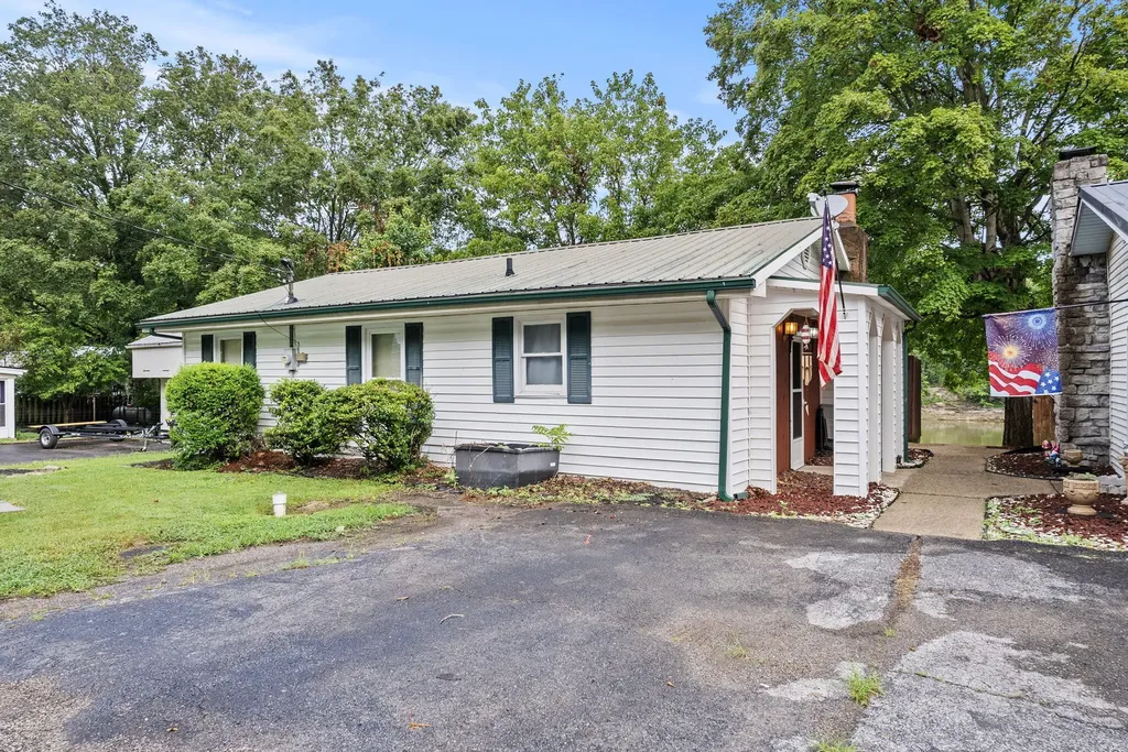 722 Bryant's Camp Road Lancaster KY 40444